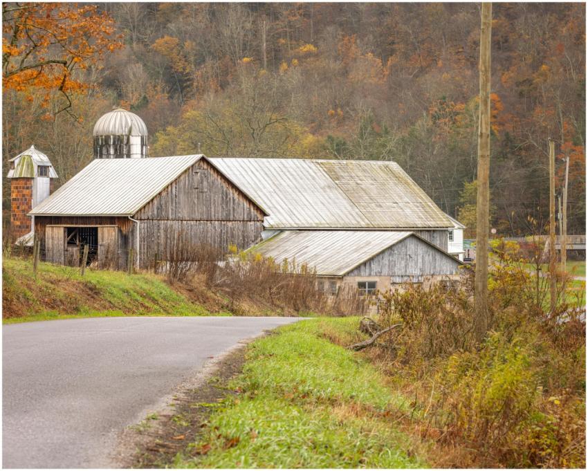 Scenic Fall Barn Pennsylvania