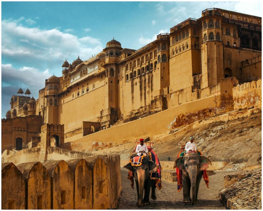 Explore the grandeur of Amber Fort in Jaipur with