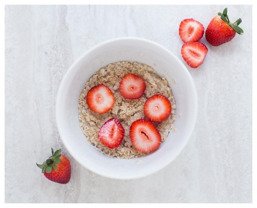 Oatmeal Cereals Strawberries Berries