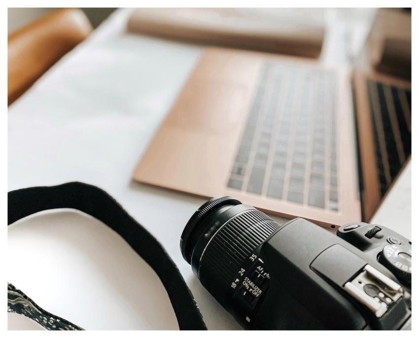 Laptop Camera Desk Blogging