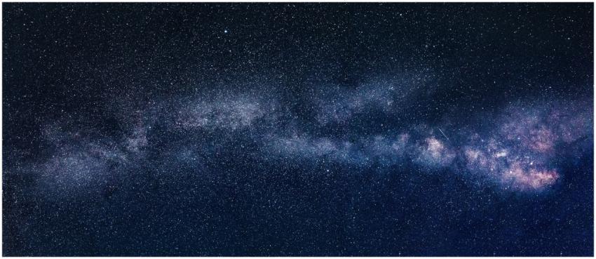 Captivating view of the Milky Way galaxy across a