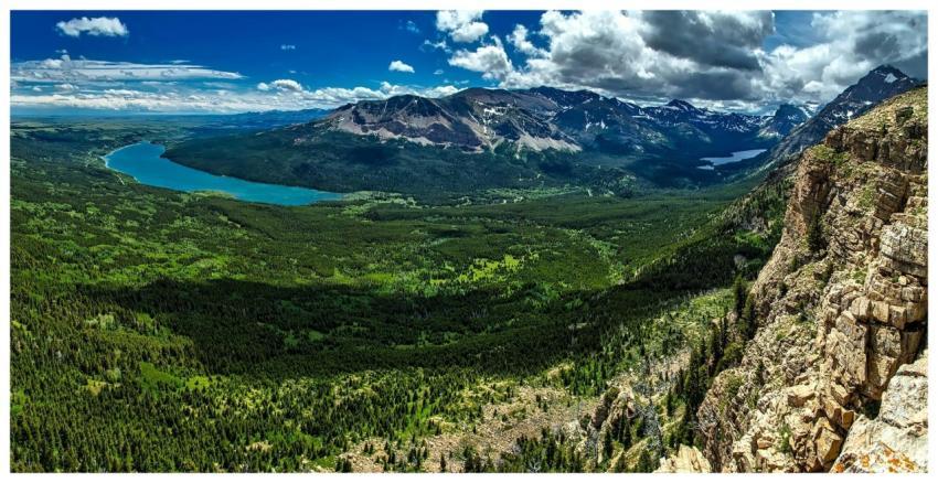 Explore the breathtaking mountains and lush valley