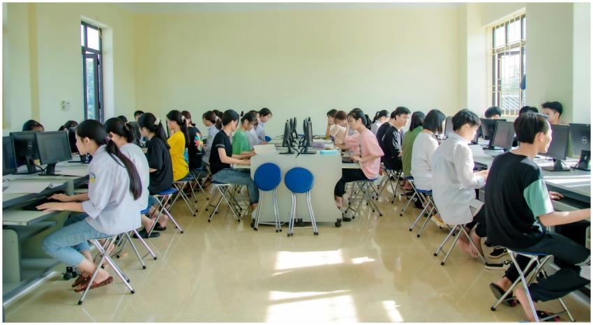 Students engaging in a group study session at a un