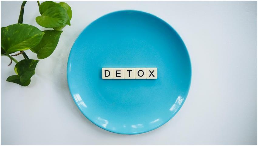Minimalist concept of detox with letter tiles on a