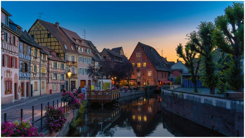 Picturesque canal view of Colmar's half-timbered h