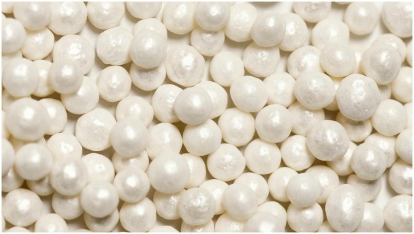 Detailed image of shiny white pearls, highlighting