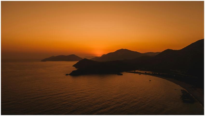 Breathtaking sunset view over the coastline of Ölü