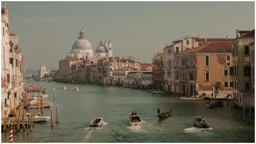 Captivating view of Venice's Grand Canal with icon