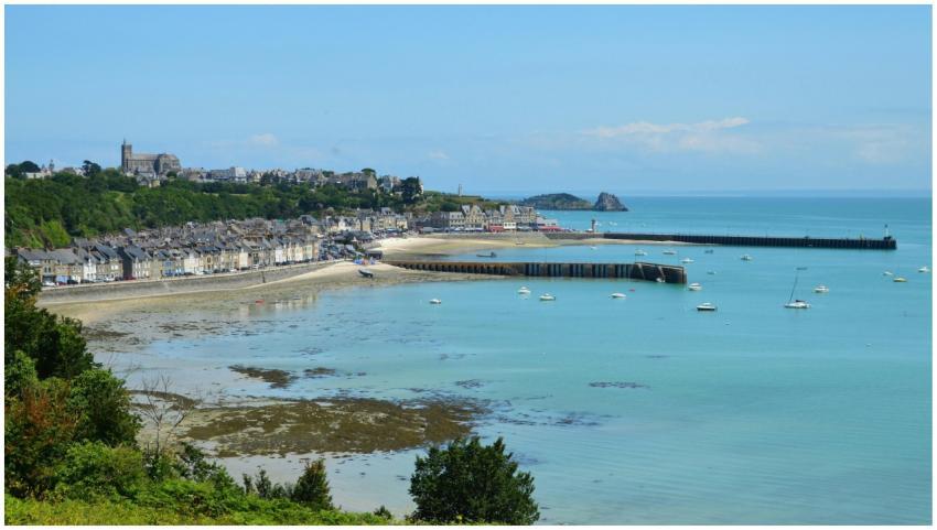Stunning coastal view of Cancale, Bretagne with bo