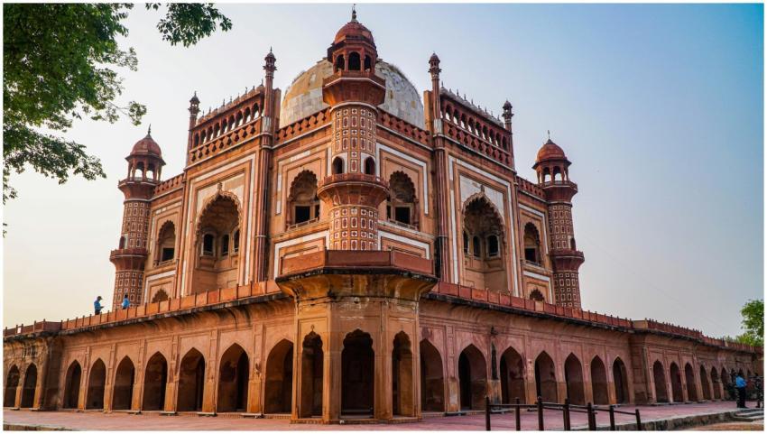 Explore the architectural beauty of Safdarjung Tom