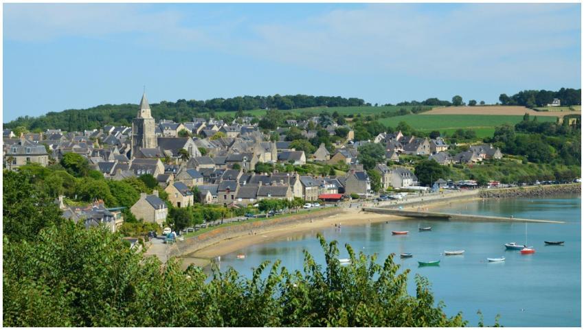 Scenic view of Saint-Suliac, a picturesque village