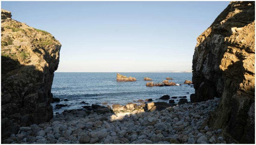 Explore the rugged beauty of Nazaré's coastline wi