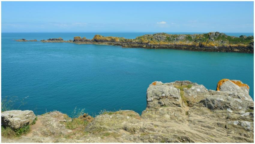 Beautiful coastline view from Cancale, Bretagne, f