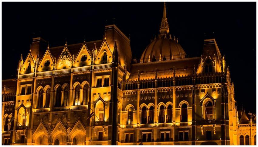 Stunning view of the illuminated Hungarian Parliam
