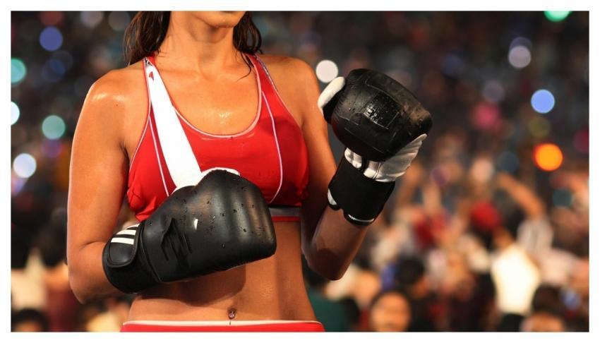 Woman Boxing Gloves Fit