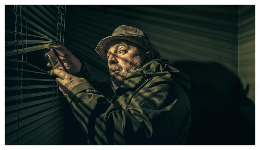 Private Investigator Surveillance Taking Photos Po