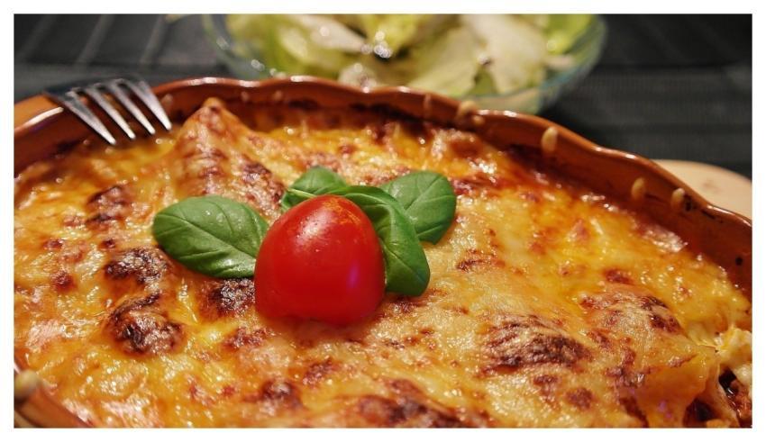 Lasagna Cheese Tomatoes Noodles