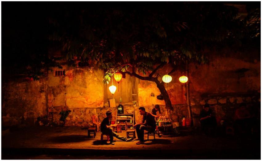 Charming evening street scene with Vietnamese lant