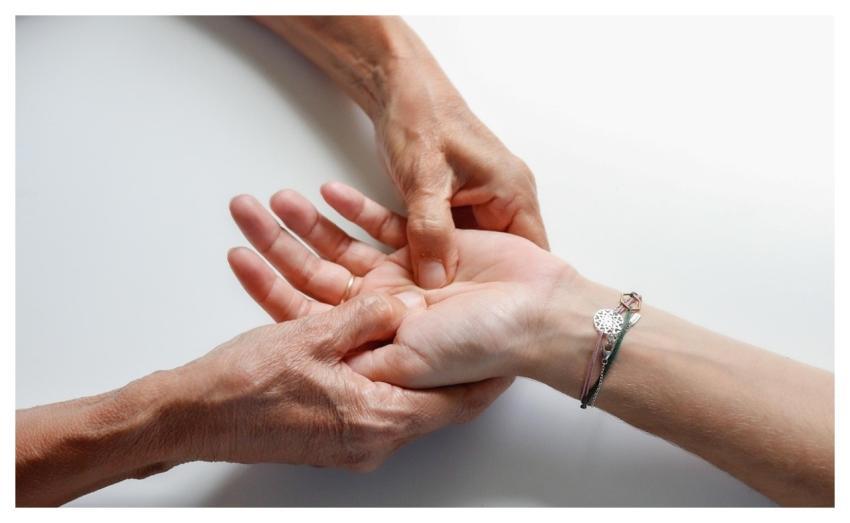 Hand Massage Massage Treatment Wellness