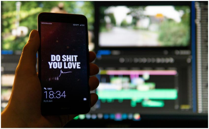 Close-up of a smartphone displaying an inspiration