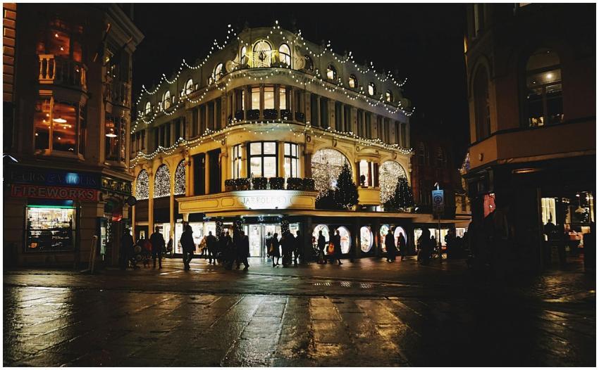 Jarrolds building illuminated with Christmas light
