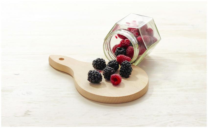 Tasty mix of fresh blackberries and raspberries sp