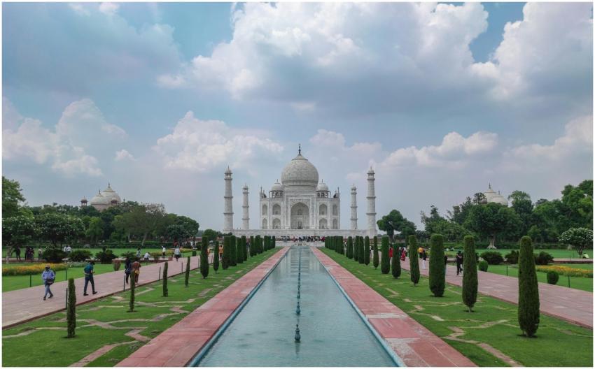 Captivating view of the Taj Mahal with gardens and