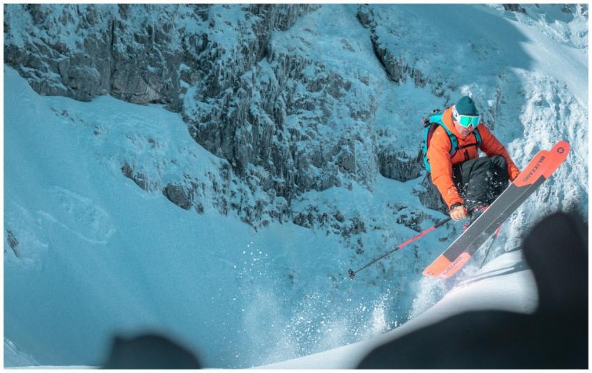 Dynamic image of skier performing freestyle jump d