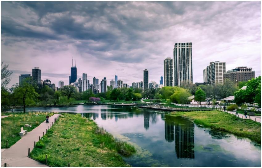 Dramatic view of Chicago skyline with reflections