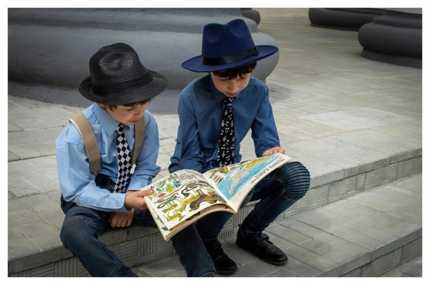 Boys Read Atlas Book