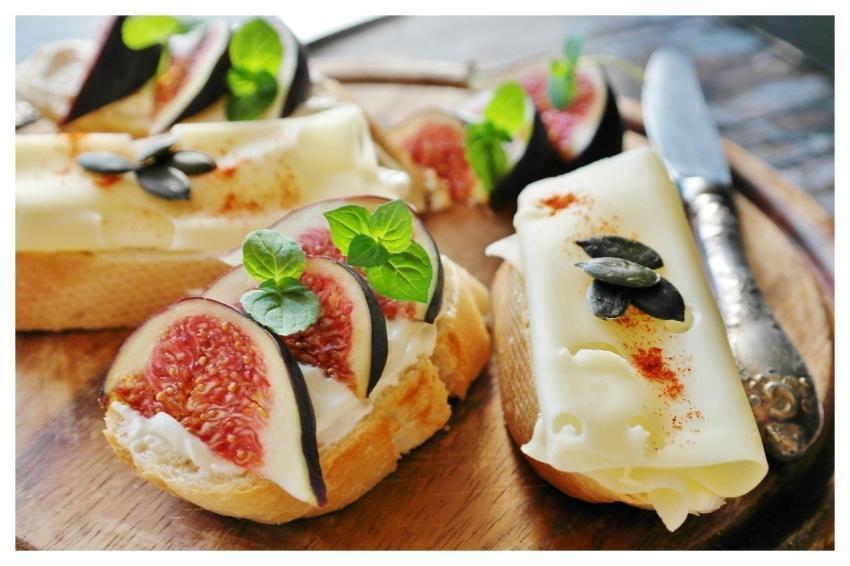 Fig Cheese Bread Food