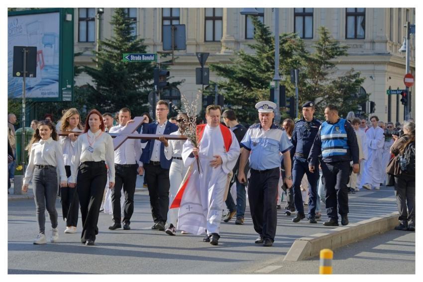 People Walking Holiday Christie