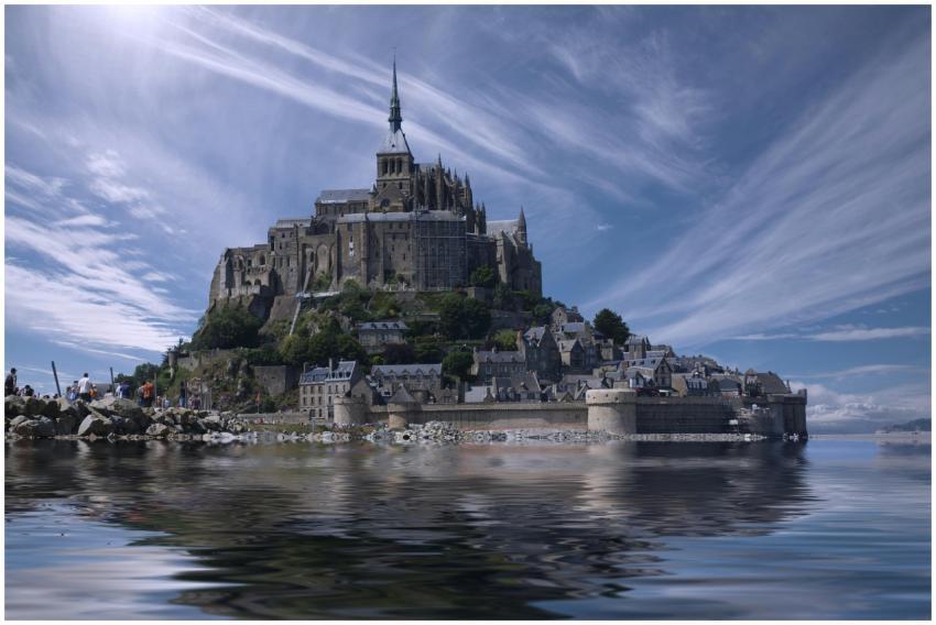 A picturesque view of the historic Mont Saint-Mich