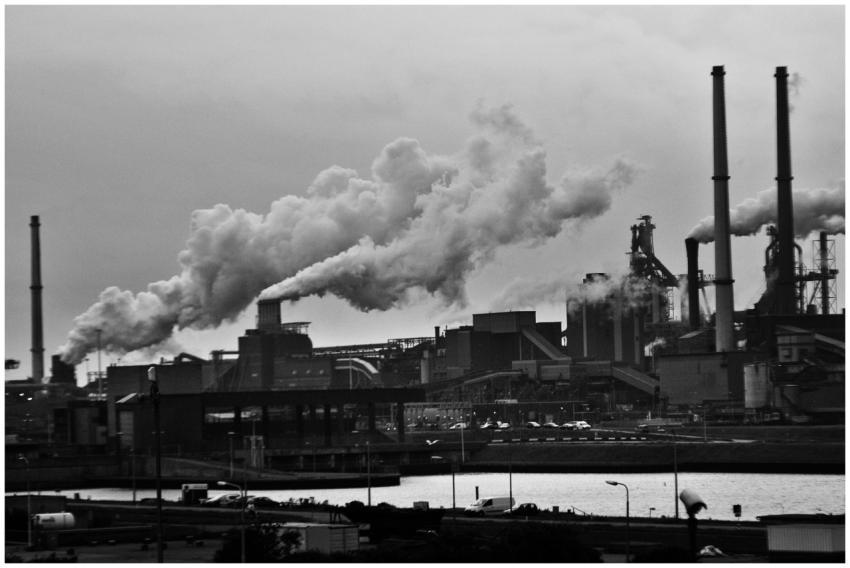 A black and white view of the industrial area in R