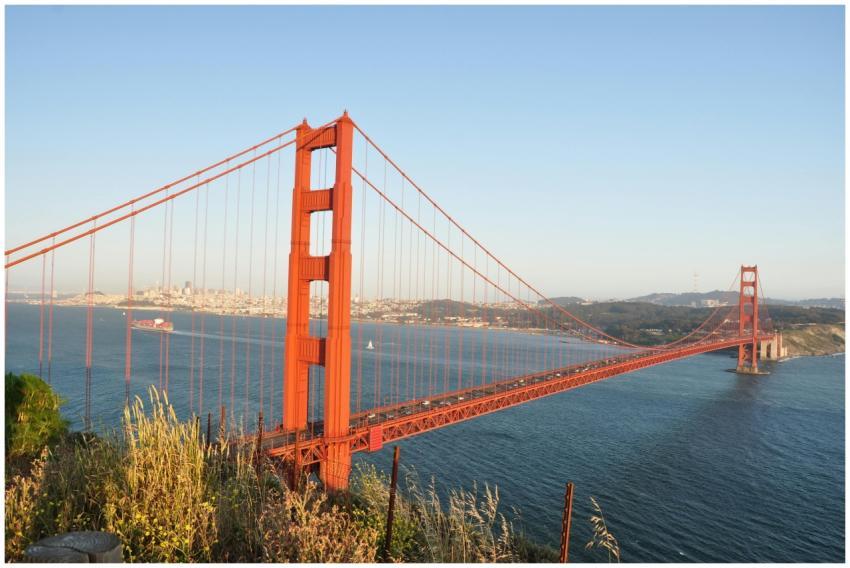 Stunning view of the iconic Golden Gate Bridge at
