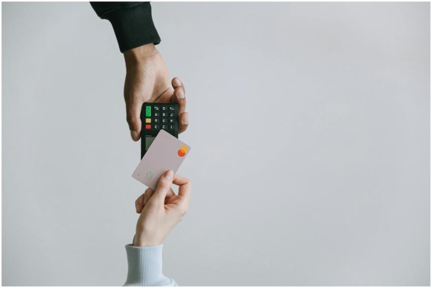 Modern contactless payment using a card and termin