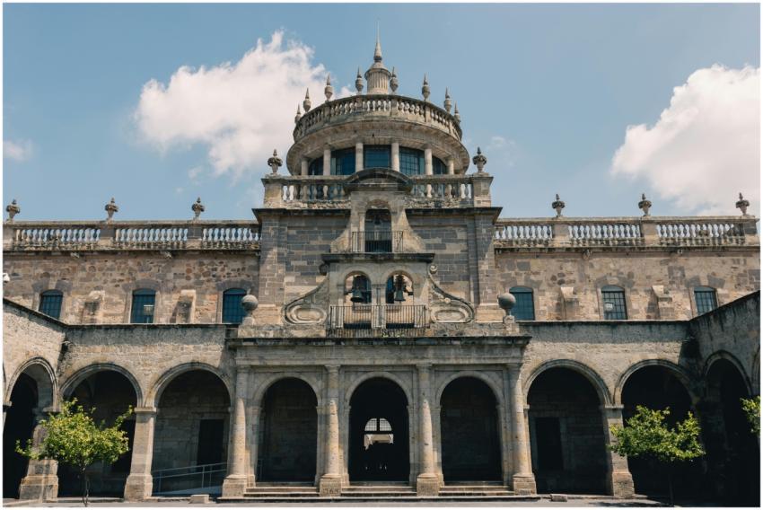 Stunning view of the historic Hospicio Cabañas, an