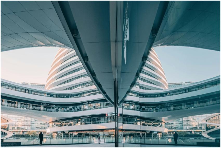 Elegant reflection of futuristic design at Galaxy