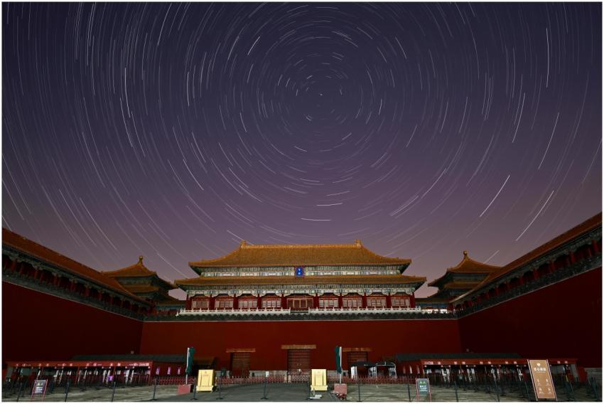 Stunning night view of the Forbidden City in Beiji