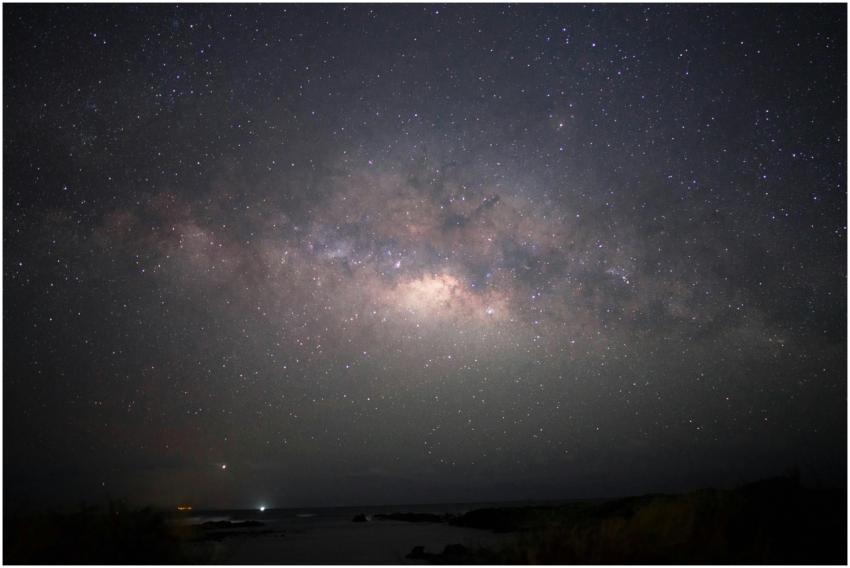 Stunning view of the Milky Way galaxy illuminating