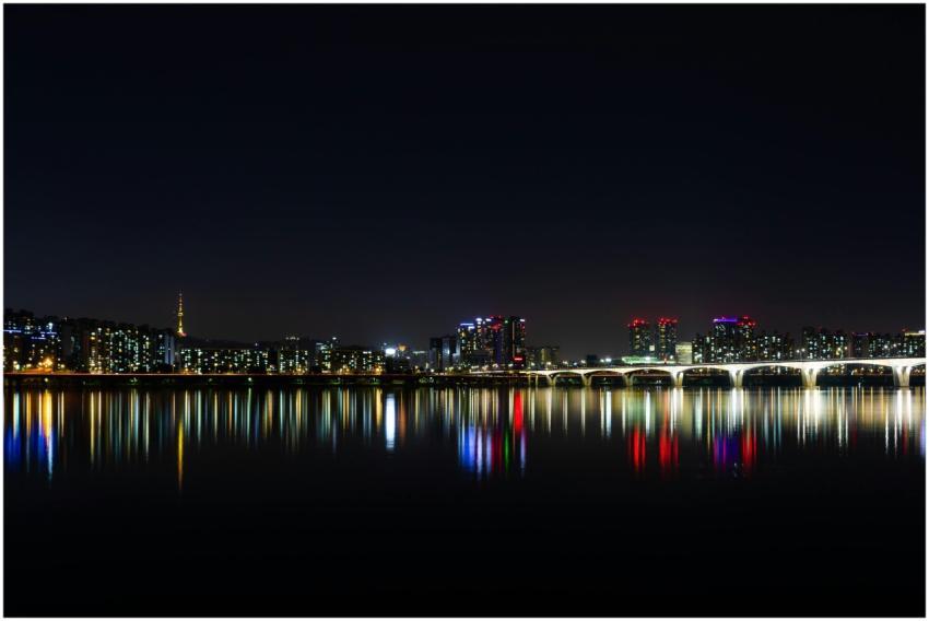 Stunning night view of Seoul's illuminated skyline
