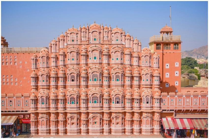 Capture of the iconic Hawa Mahal facade, showcasin