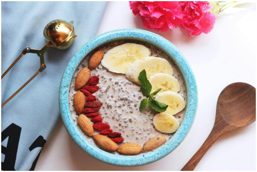 A fresh and delicious chia pudding bowl topped wit