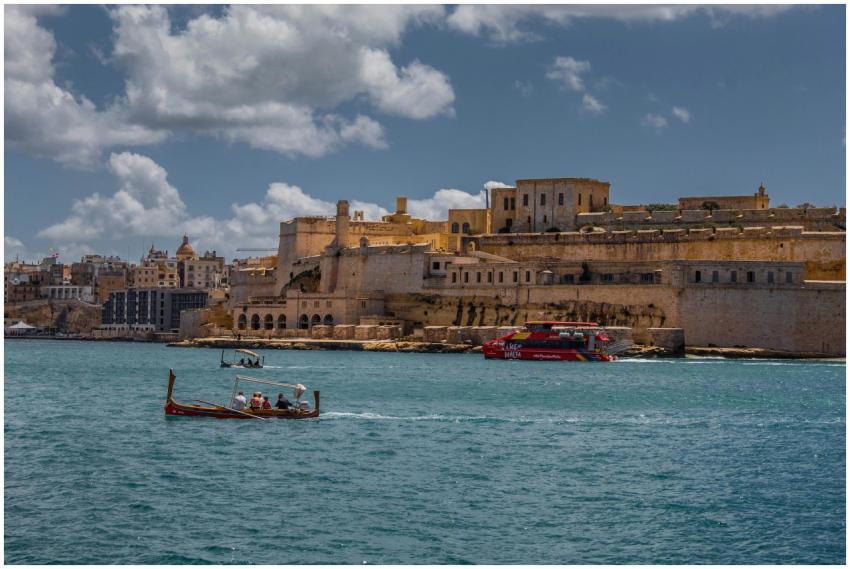 Free stock photo of at sea, boat, city landscape