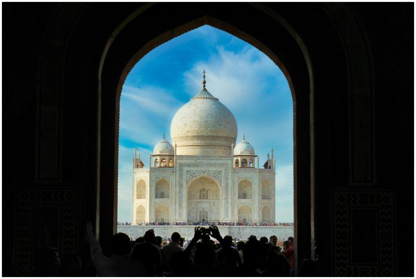 Stunning view of the Taj Mahal framed by an arched