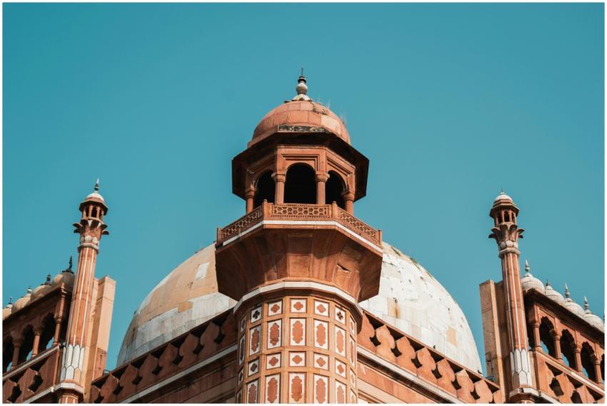 Stunning low-angle view of Safdarjung's Tomb in Ne