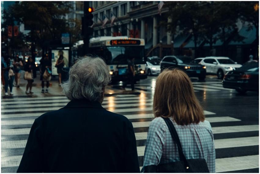 Busy Chicago intersection with pedestrians and tra