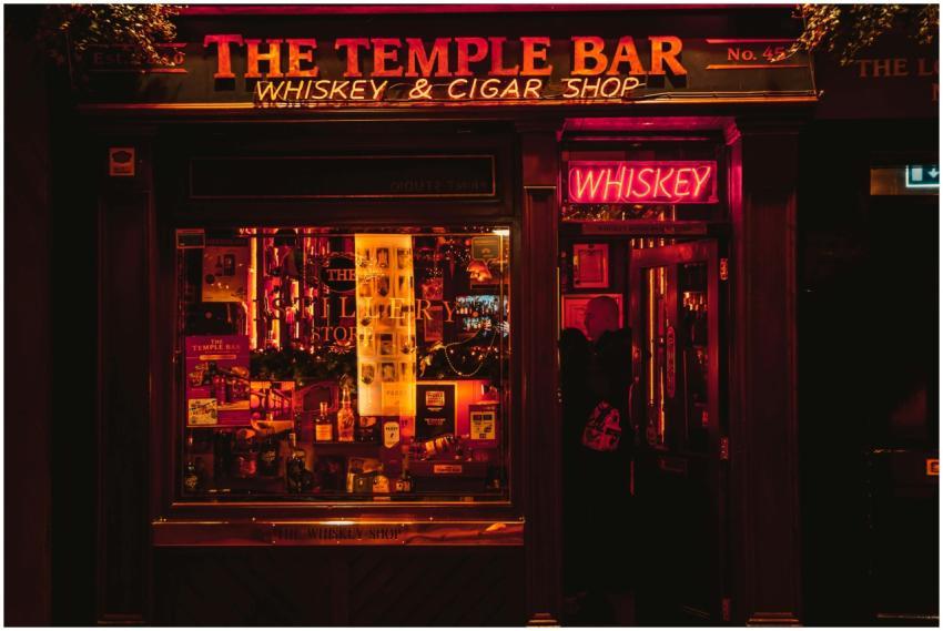 Vibrant night view of the Temple Bar, Dublin, glow