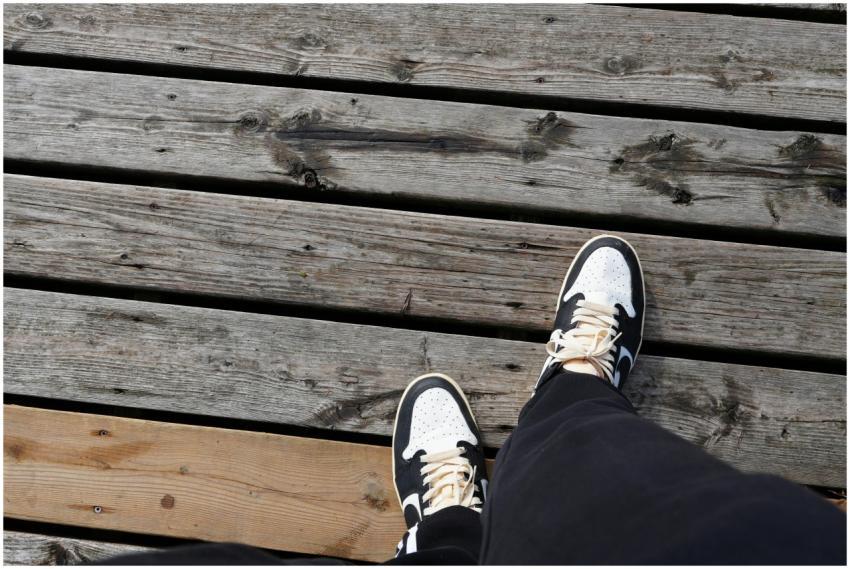 Casual Sneakers Rustic Wooden