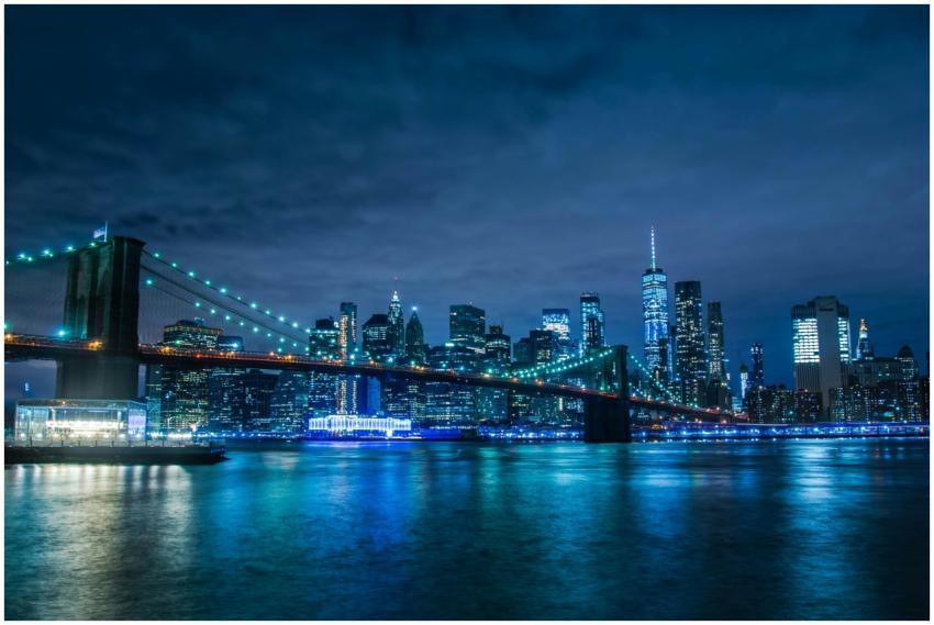Stunning night view of the illuminated Brooklyn Br